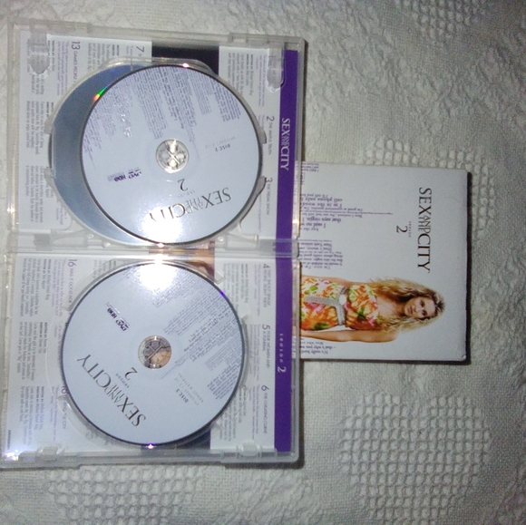 3/$25 'Sex And The City' DVDs ~ Seasons 1 & 2 - Picture 4 of 4
